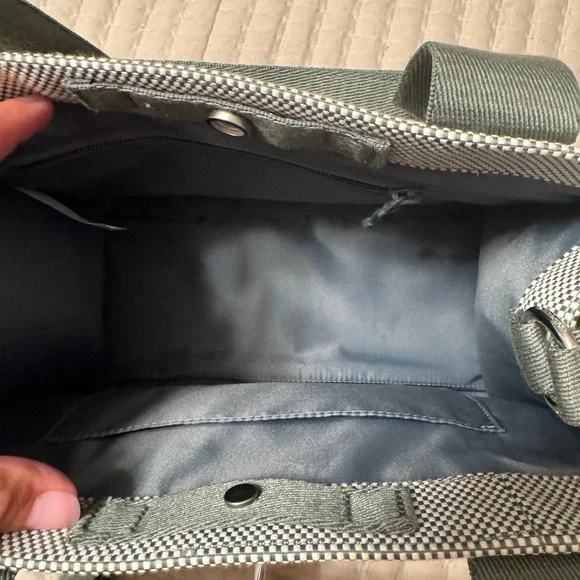 Lululemon Athletica - two tone canvas bag with shoulder strap. 4.5L mini size - Picture 4 of 6